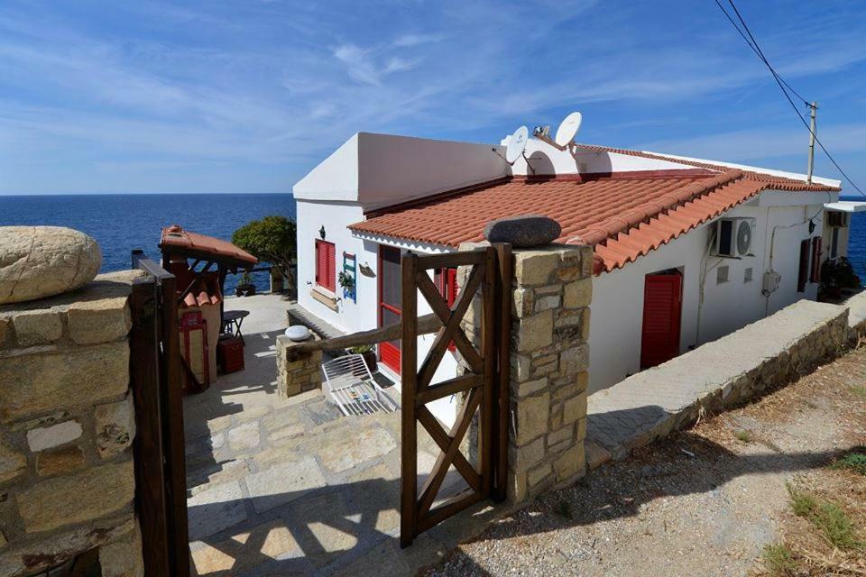 Maison d'hôtes Ikarian Endless Blue à Kouniadi Extérieur photo